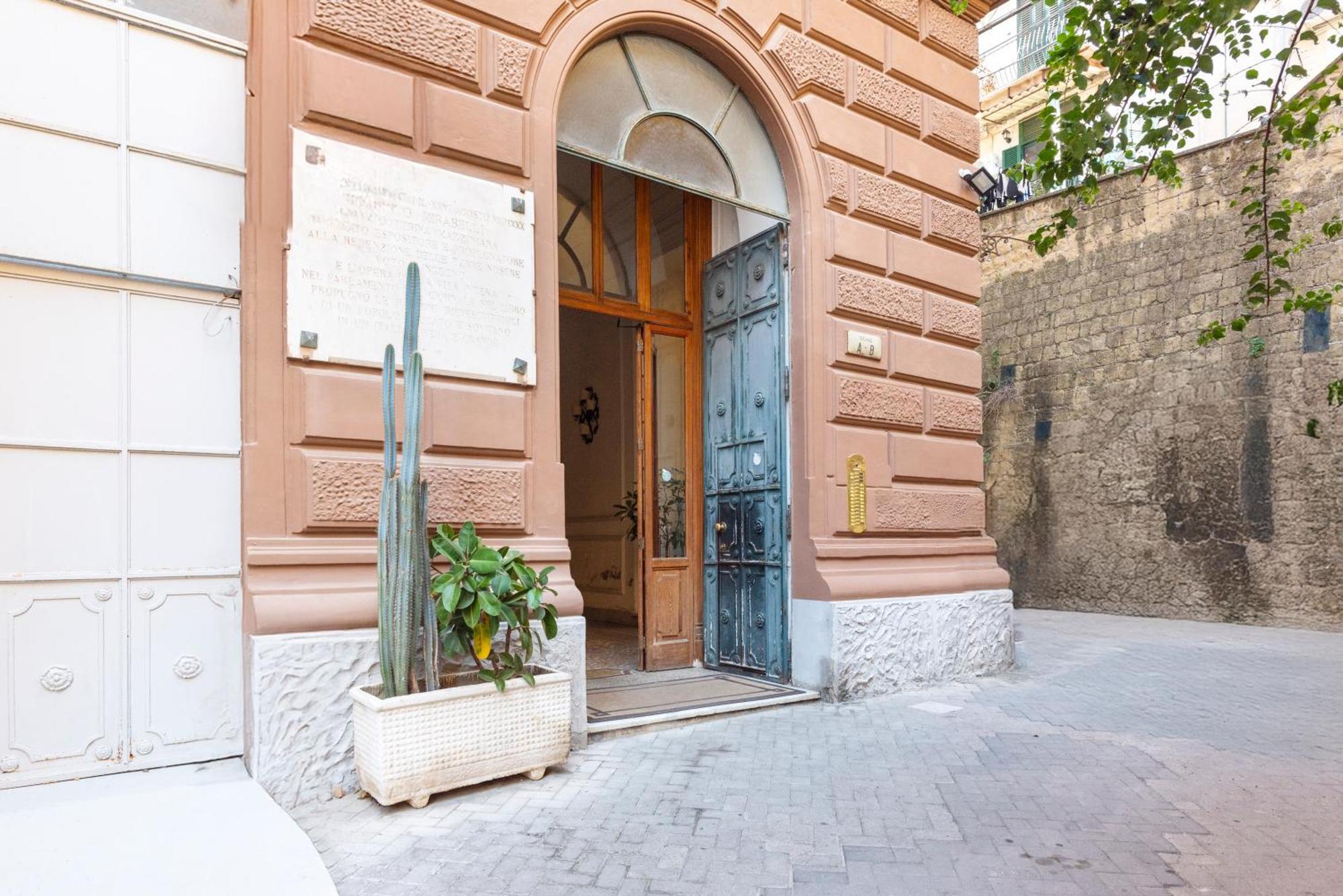 B&B Le Stanze Dei Mille Nápoly Kültér fotó